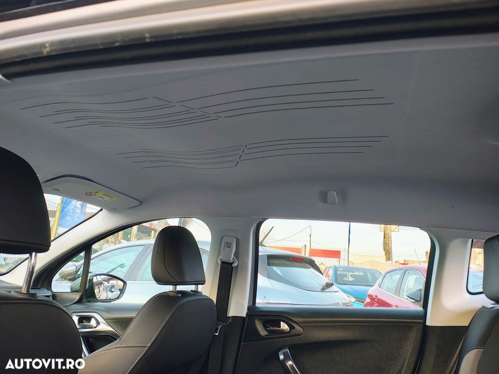 Peugeot 2008 PureTech 110 GPF Stop&Start EAT6 Allure - 28