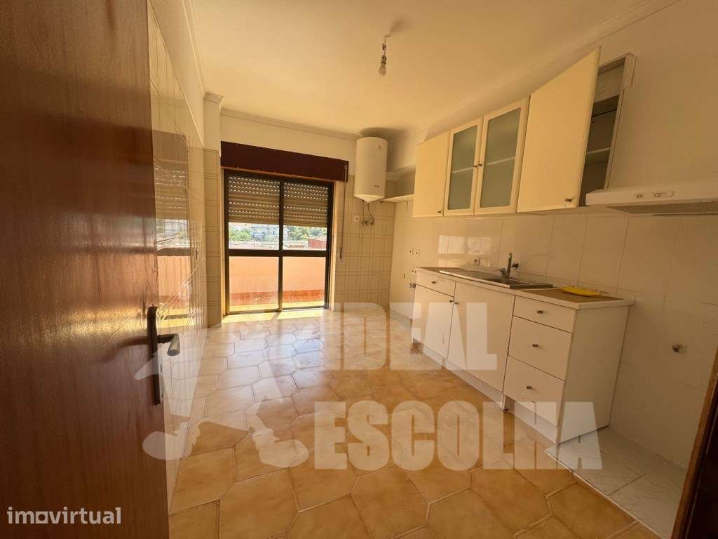 T2 PARA ARRENDAMENTO AMORA 
VALOR DA RENDA 1200€ - Grande imagem: 5/17