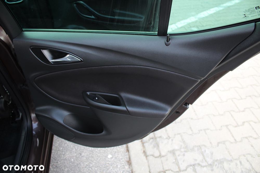 Opel Astra 1.6 T GPF Dynamic S&S - 33