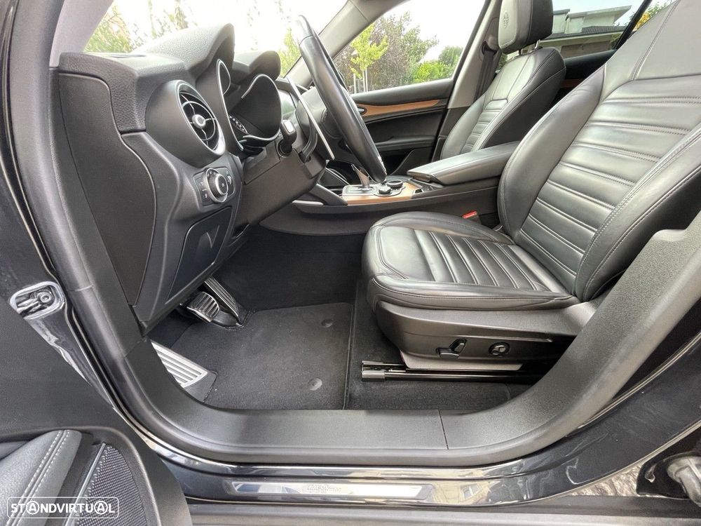 Alfa Romeo Stelvio 2.0 Turbo 16V AT8-Q4 First Edition - 18