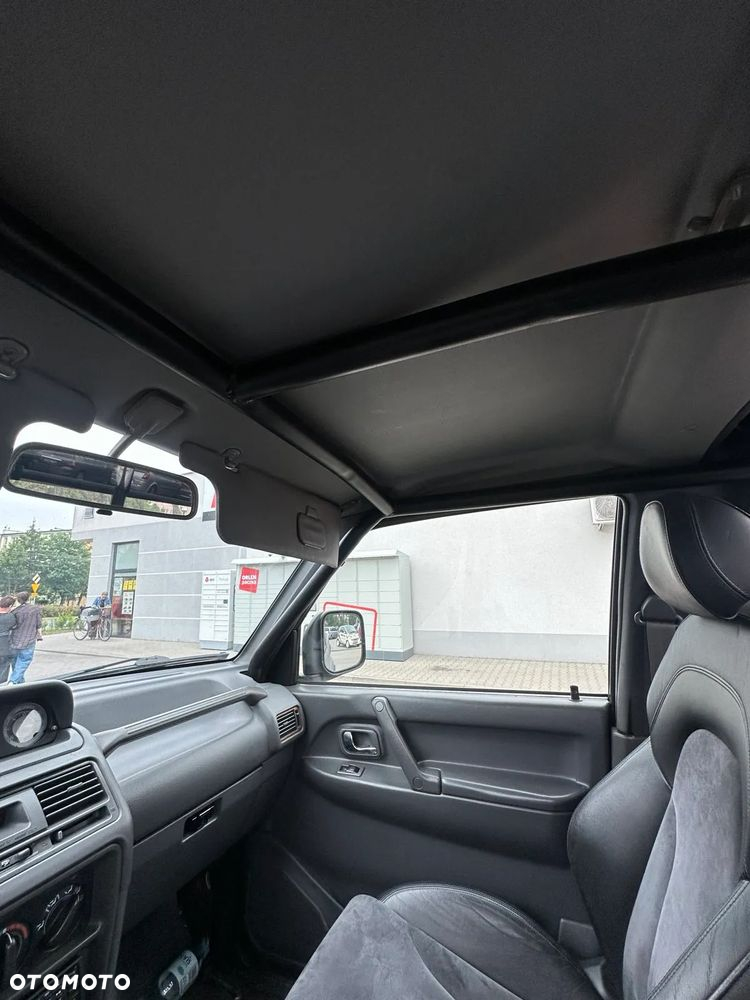 Mitsubishi Pajero - 11