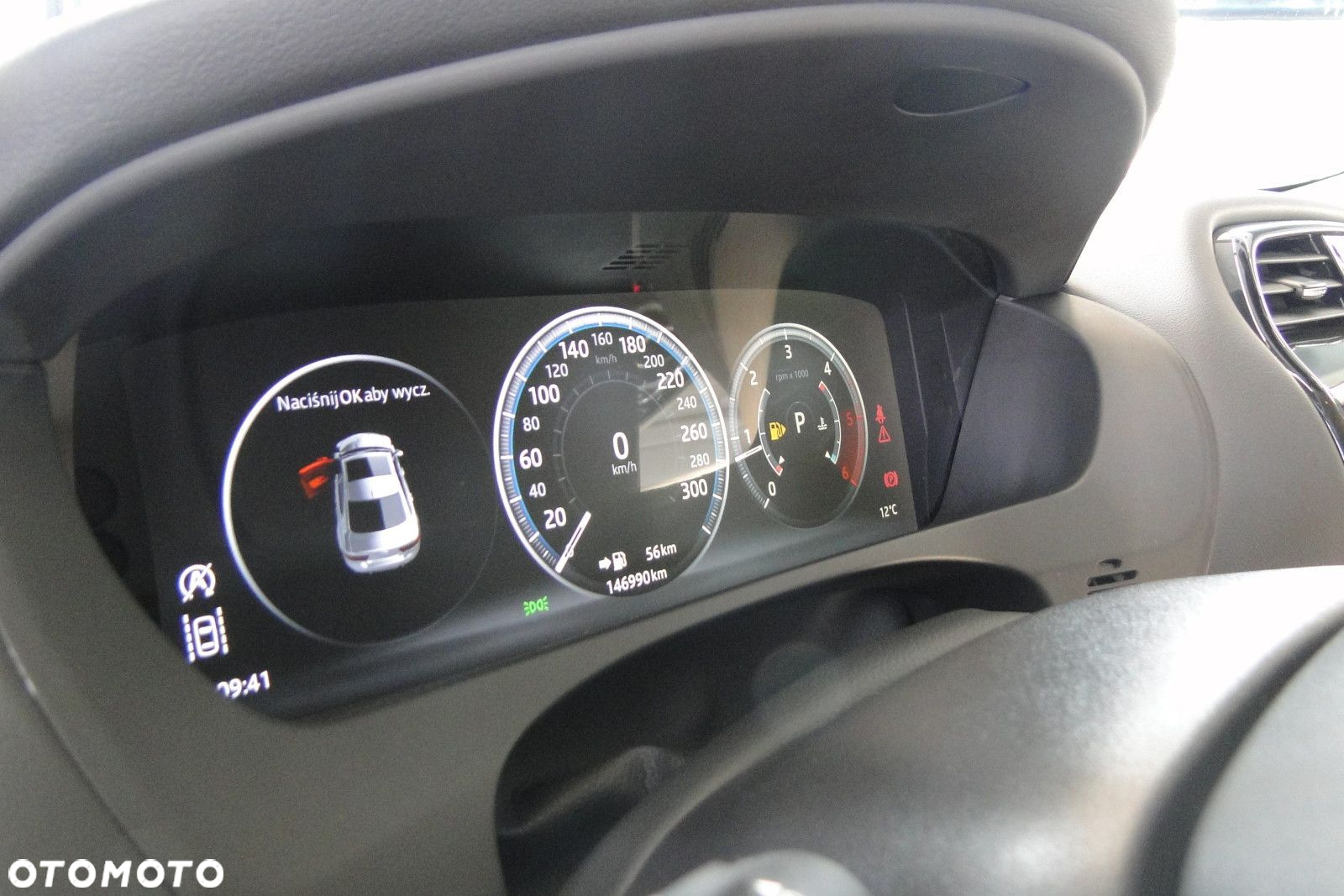 Jaguar XE - 16
