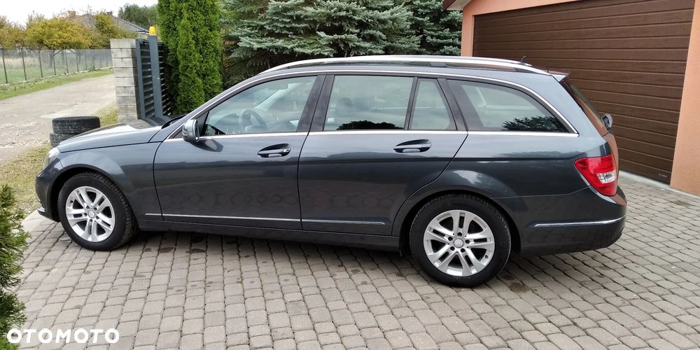 Mercedes-Benz Klasa C 200 T CDI DPF BlueEFFICIENCY Avantgarde - 4