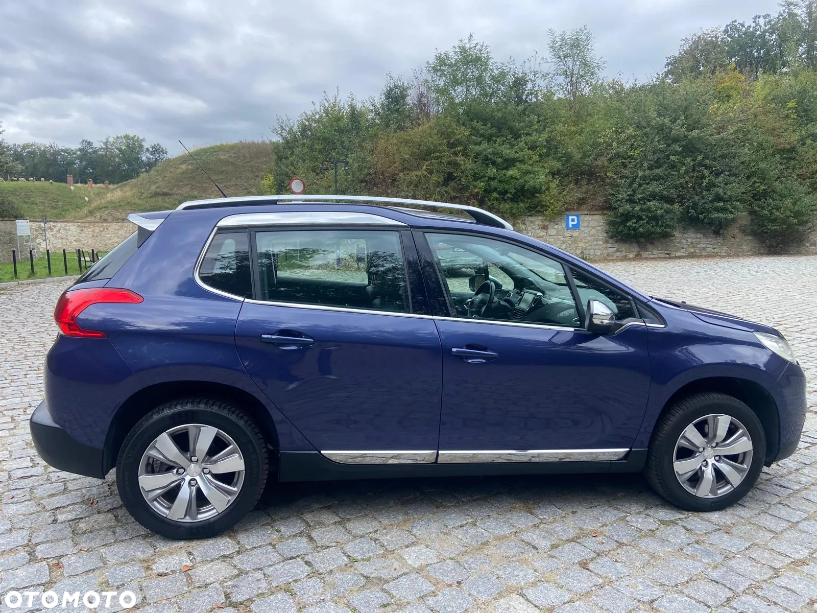 Peugeot 2008 1.2 Pure Tech Allure S&S - 3
