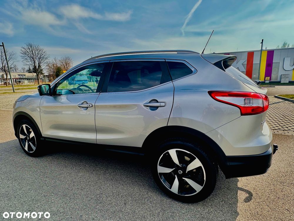 Nissan Qashqai - 2