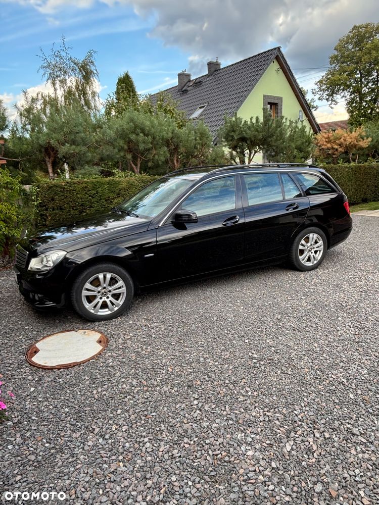 Mercedes-Benz C-Class 2012 photo 2