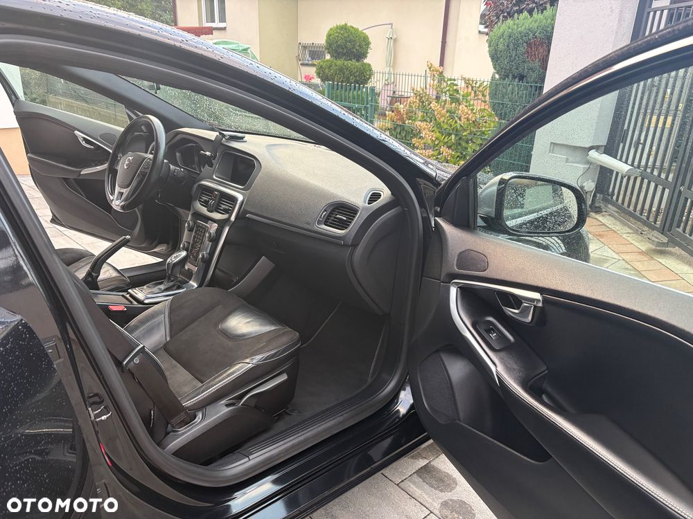 Volvo V40 D3 Geartronic R Design - 19