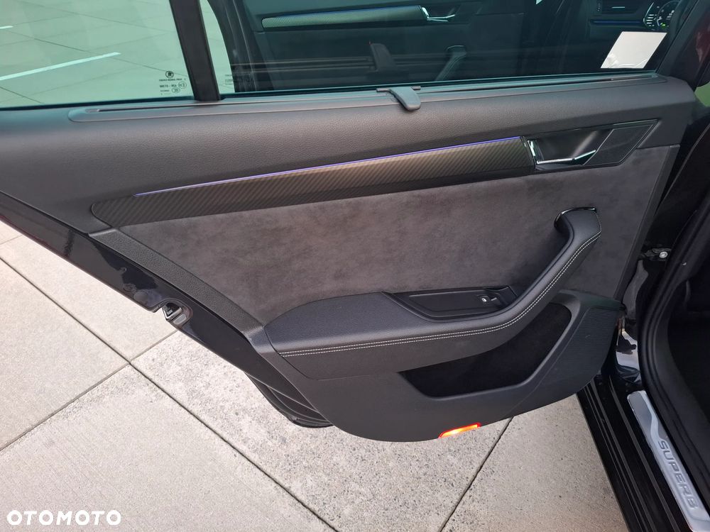 Skoda Superb 2.0 TDI SCR Sportline DSG - 33