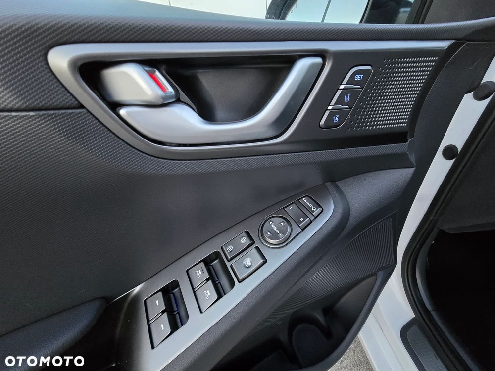 Hyundai IONIQ Hybrid Premium - 13