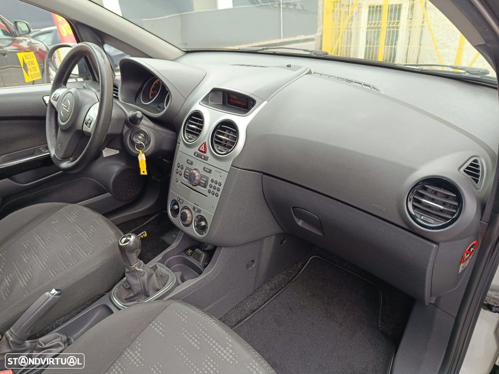 Opel Corsa 1.2 City FlexFuel - 12