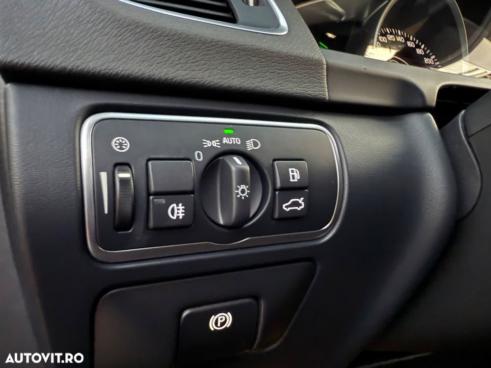 Volvo V60 D3 Momentum Pro - 14