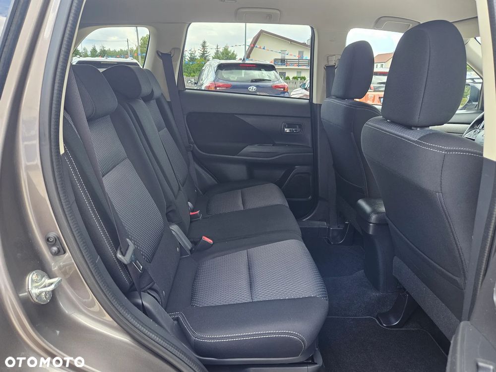 Mitsubishi Outlander 2.0 City Style 2WD - 23