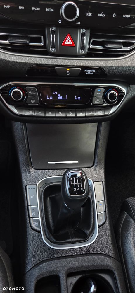 Hyundai i30 1.5 T-GDI 48V-Hybrid EDITION 30 - 28