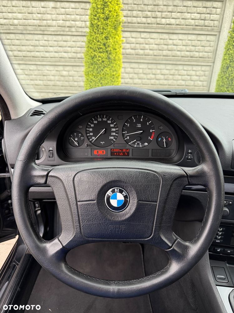 BMW Seria 5 520i - 19