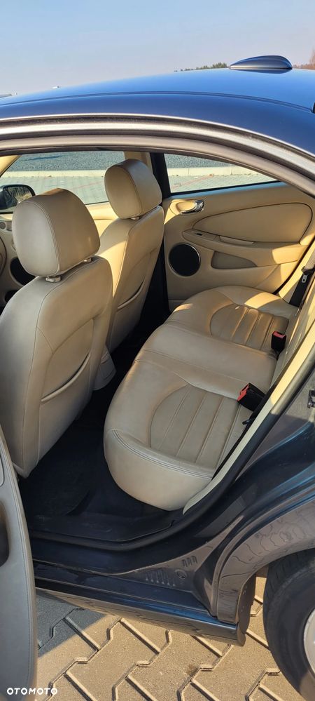 Jaguar X-Type 2.0 D Classic - 23