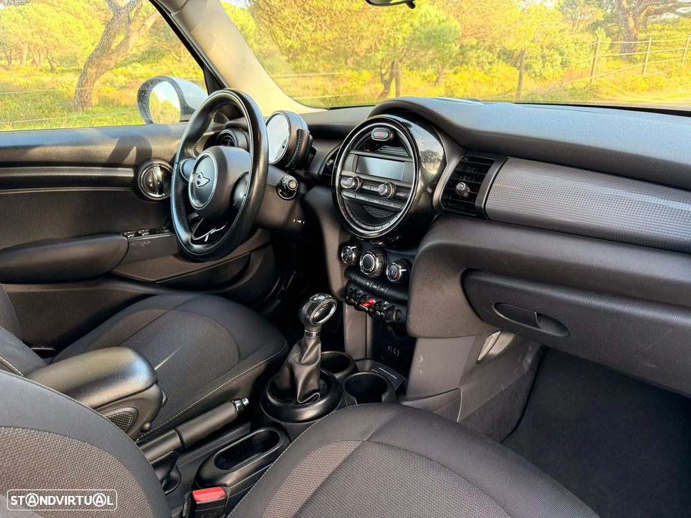 MINI 5 Portas Cooper D Aut. - 14
