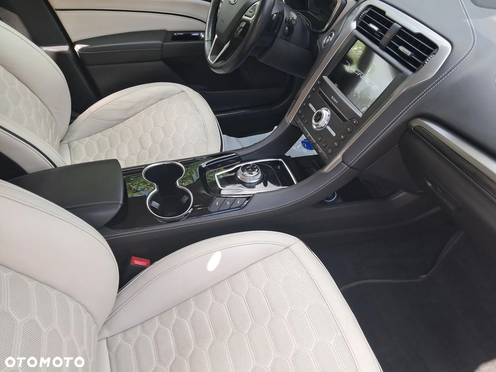Ford Mondeo - 24
