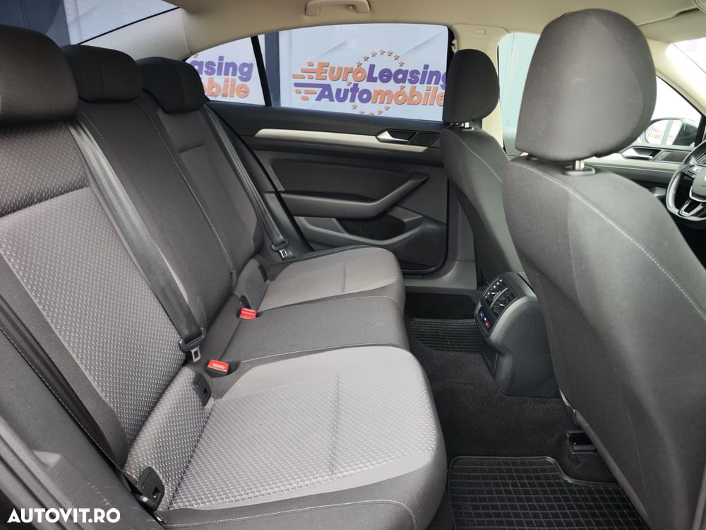 Volkswagen Passat - 14