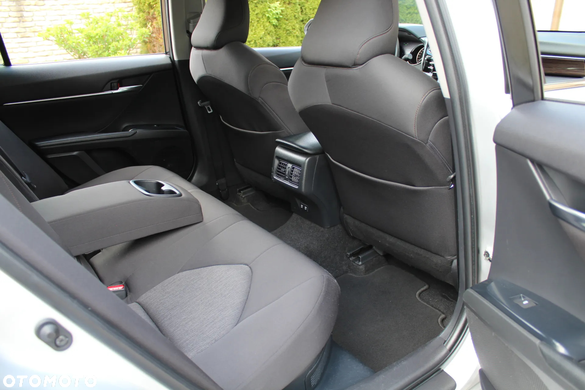 Toyota Camry 2.5 Hybrid Comfort CVT - 38