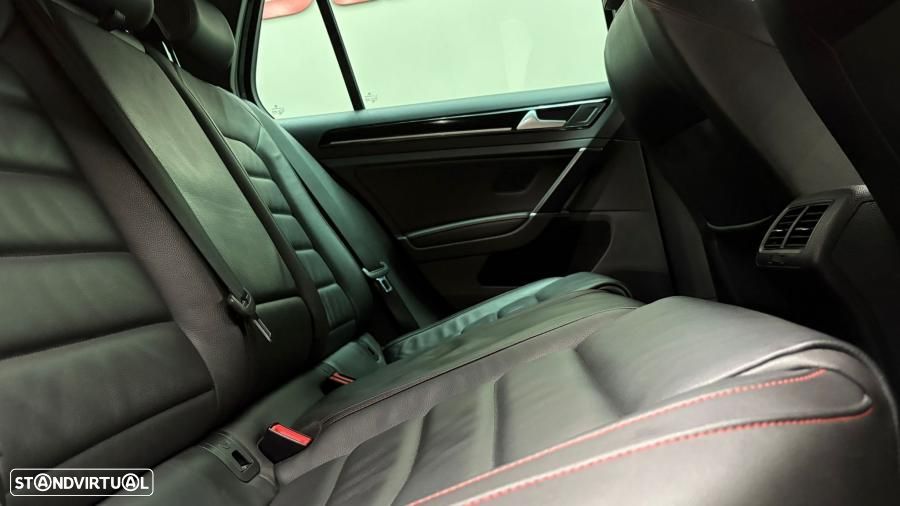 VW Golf GTI Performance BlueMotion DSG - 34