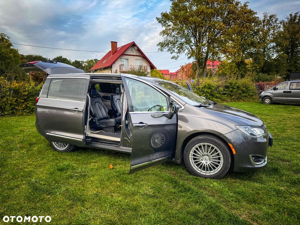 Chrysler Pacifica - 18