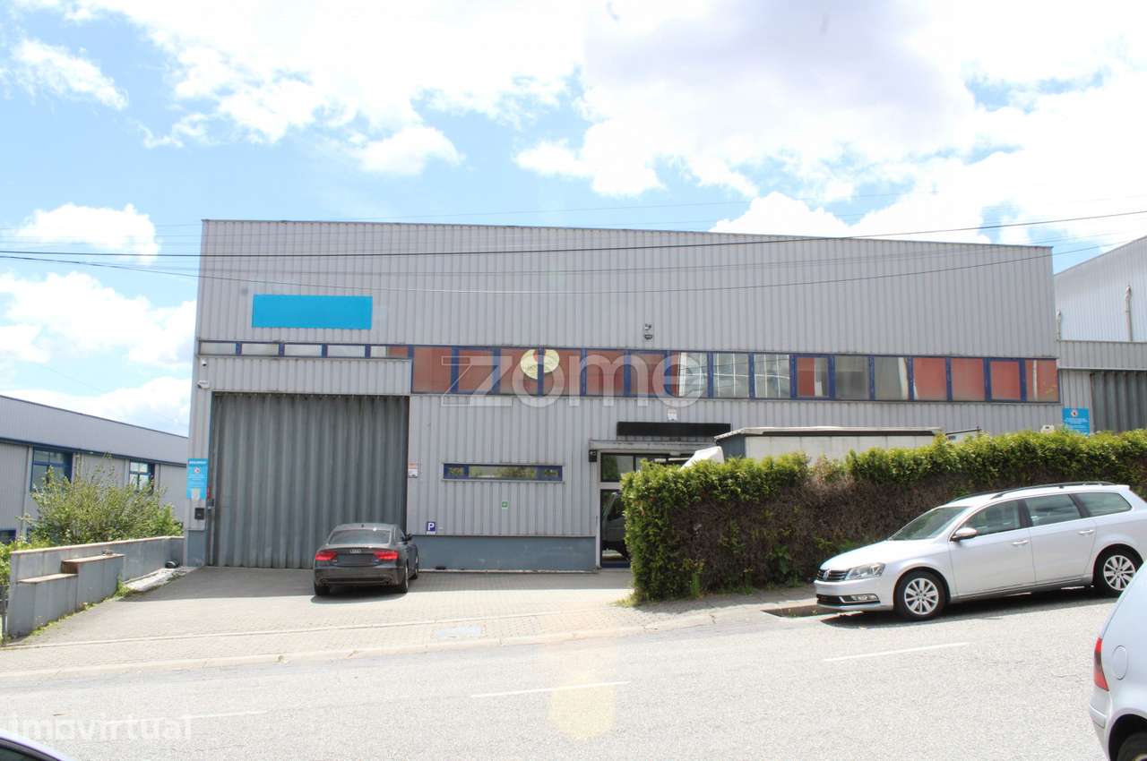 Pavilhão Comercial com +1.000 m² na Zona Industrial do Socorro – Fa... - Grande imagem: 2/34
