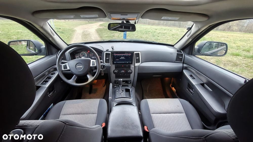 Jeep Grand Cherokee - 11