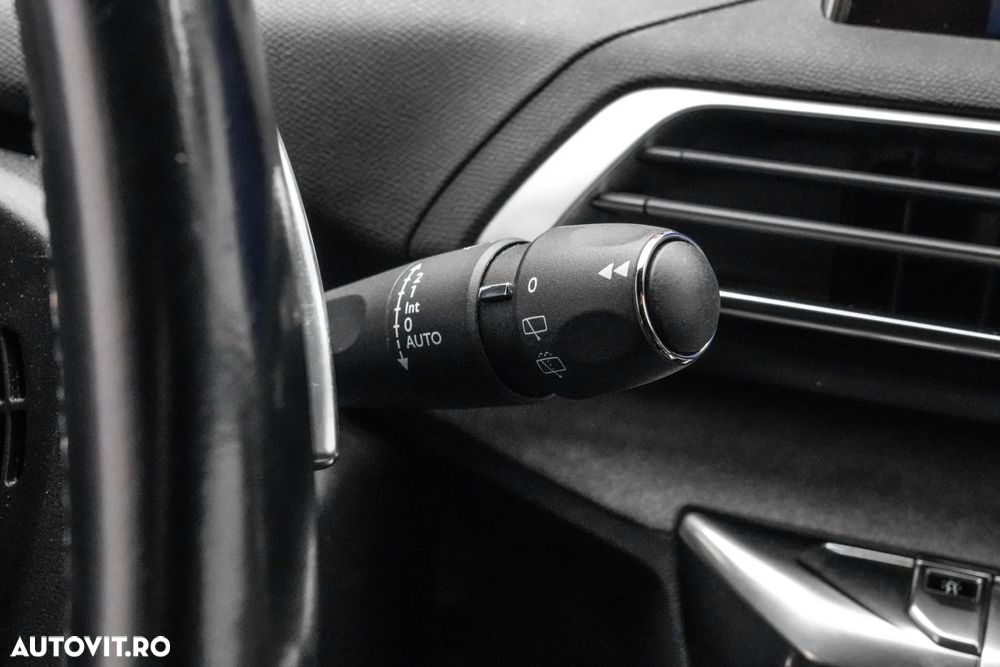 Peugeot 3008 2.0 BlueHDI S&S EAT8 GT - 32