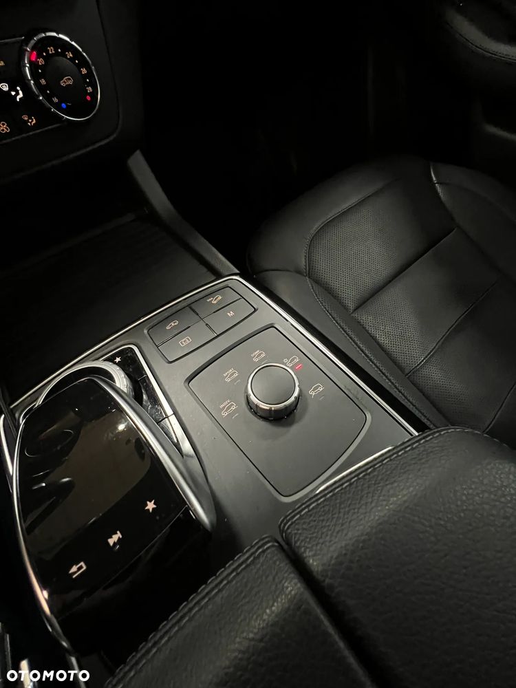 Mercedes-Benz GLS - 21