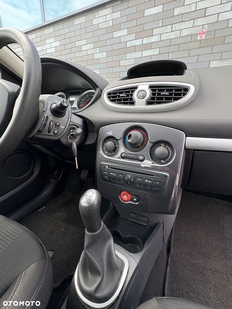 Renault Clio 1.2 16V TCE Alize - 13