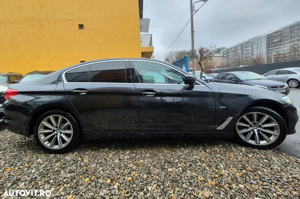 BMW Seria 5 520i Aut. Luxury Line - 33