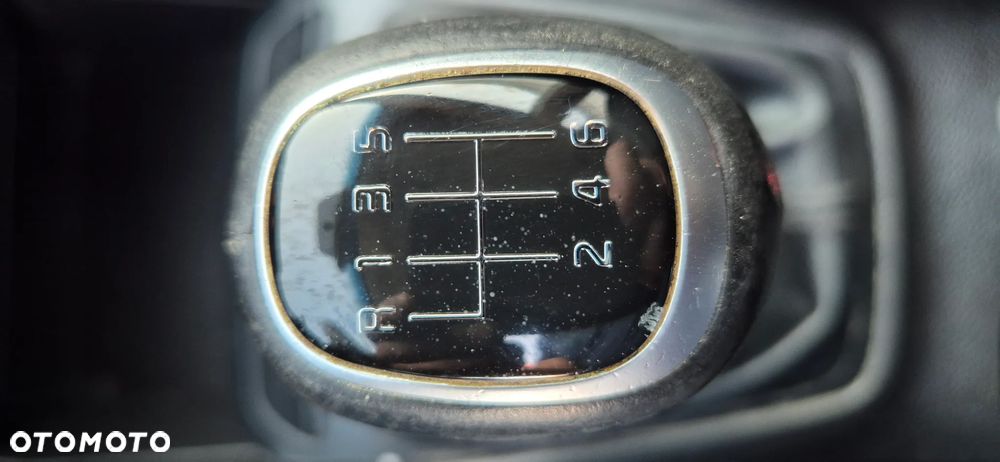 Kia Stonic 1.4 L - 27
