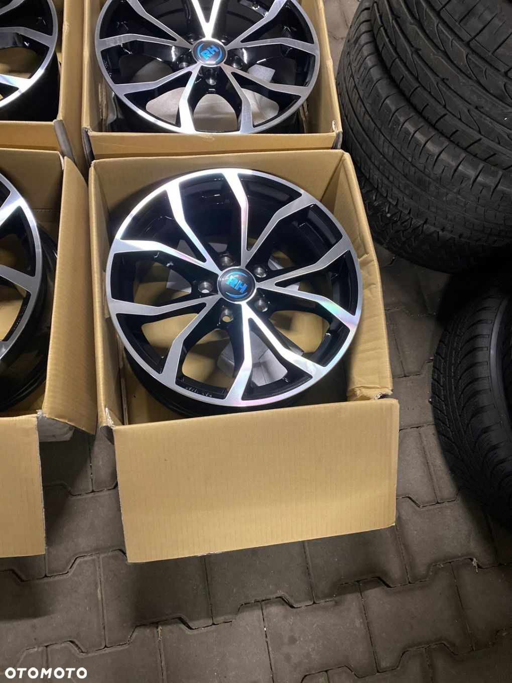 Felgi Aluminiowe RH 5x114,3 8jx17 et45 Nowe - 2