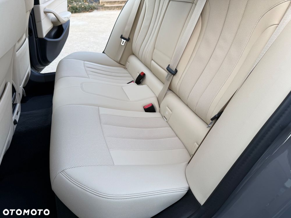 BMW Seria 5 530e M Sport sport - 41