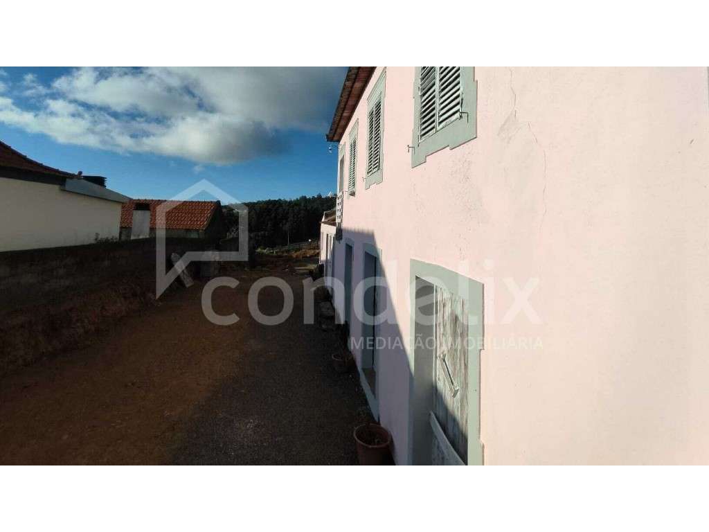 Ruína Histórica com Terreno Amplo - Grande imagem: 4/60