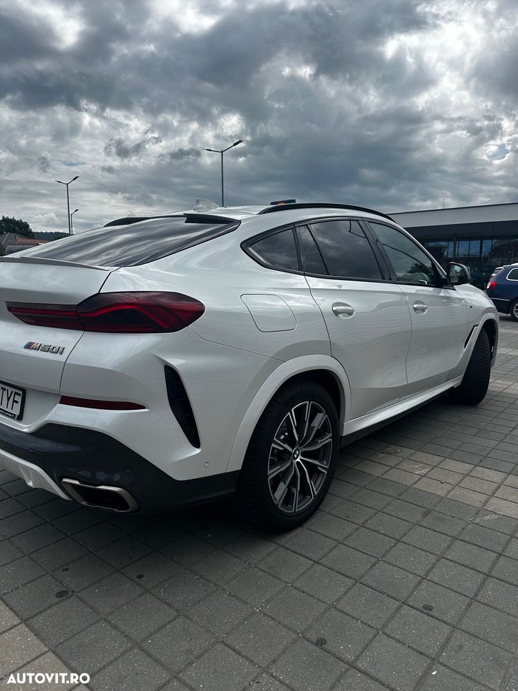 BMW X6 M M50i - 1