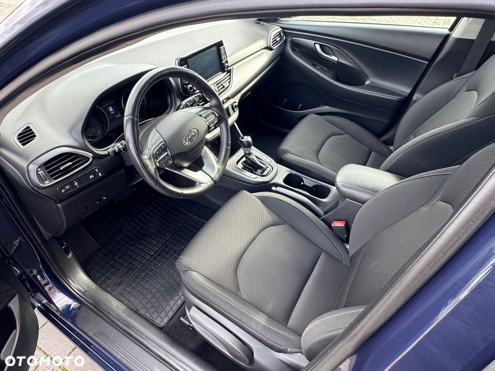 Hyundai i30 Fastback 1.6 CRDI Premium DCT - 10