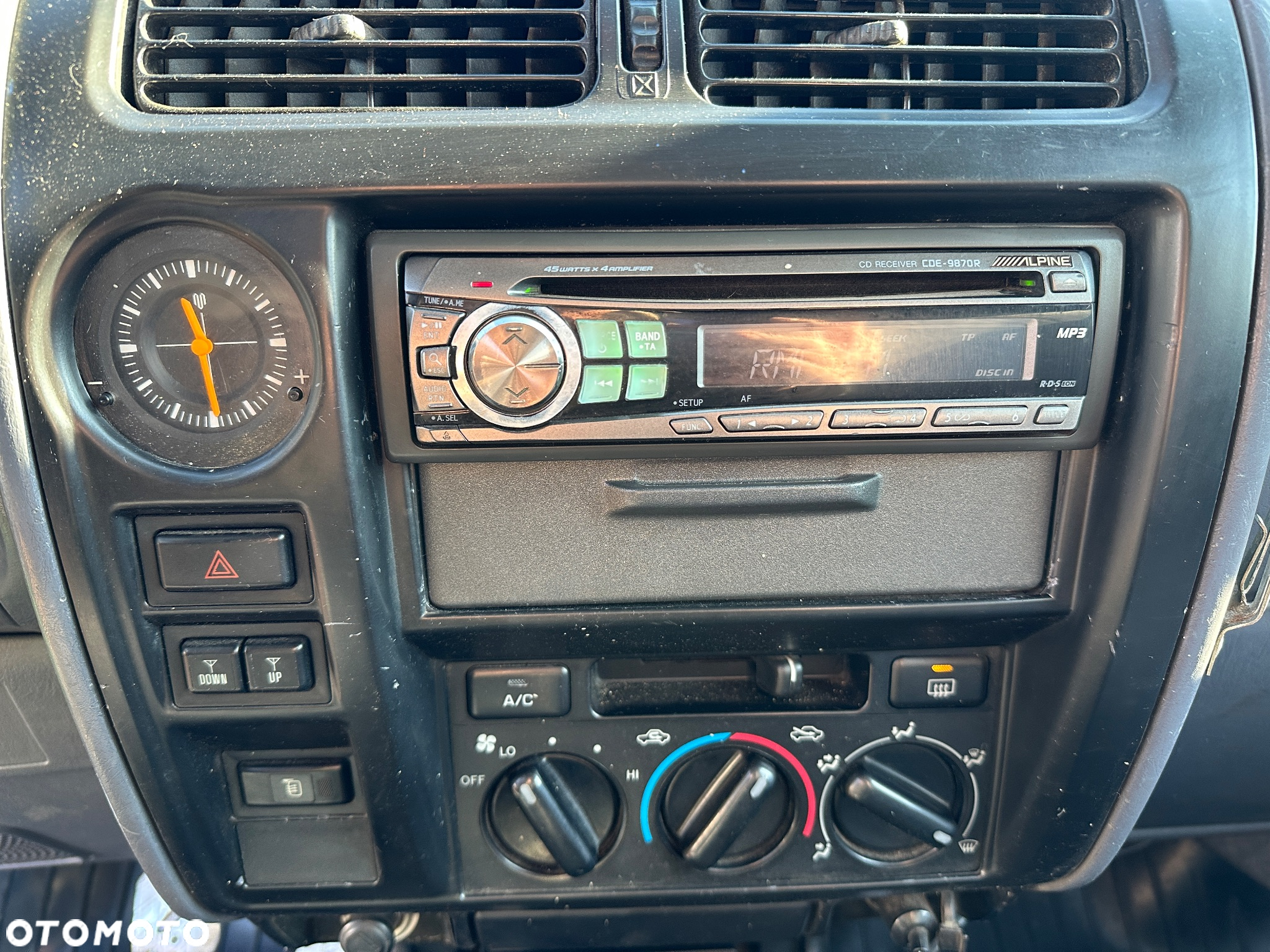 Toyota Land Cruiser - 22