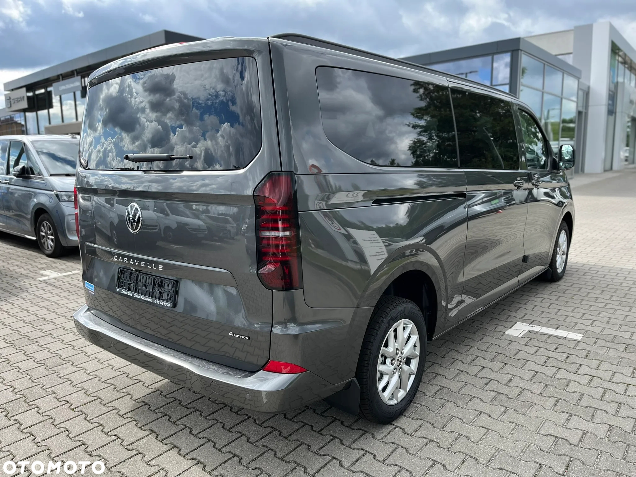 Volkswagen Caravelle - 5