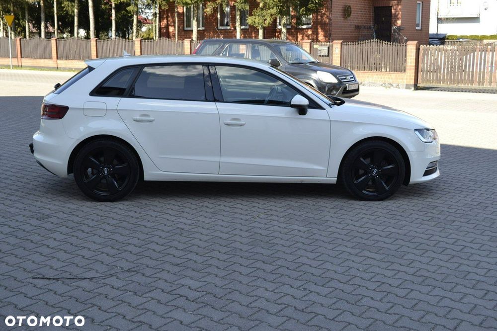 Audi A3 Sportback 2.0 TDI S tronic design - 17