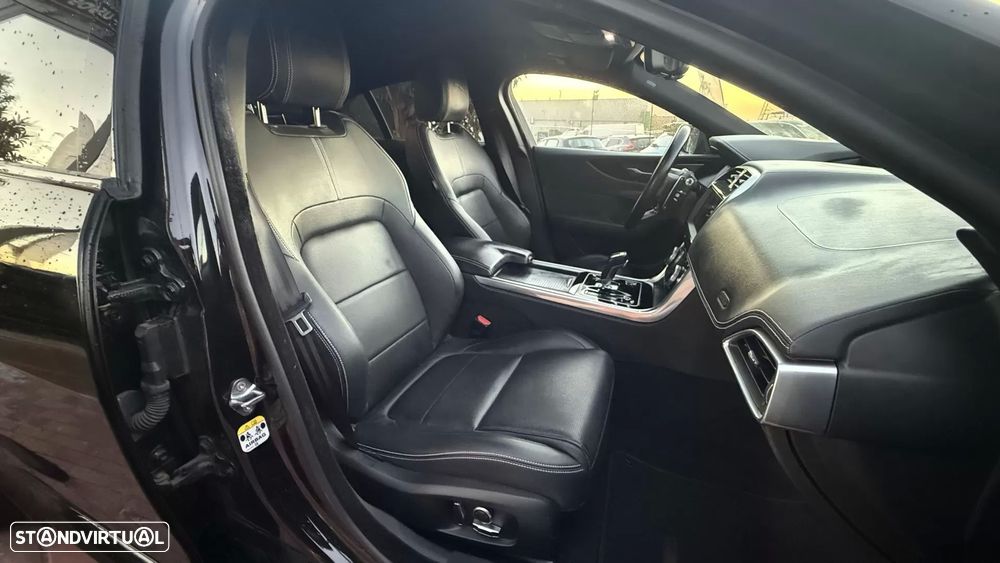 Jaguar XE 2.0 D200 R-Dynamic S - 13