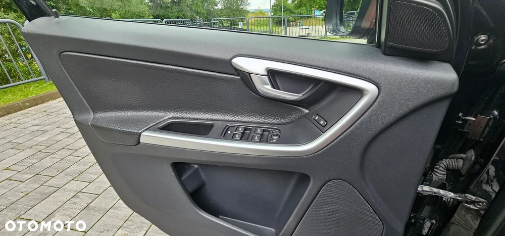 Volvo XC 60 D5 AWD Summum - 21