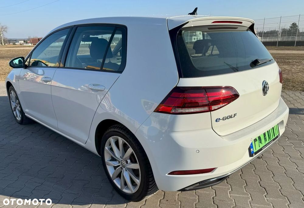 Volkswagen Golf - 5