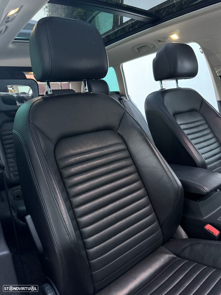 VW Passat Variant 2.0 TDI Highline DSG 4Motion - 38