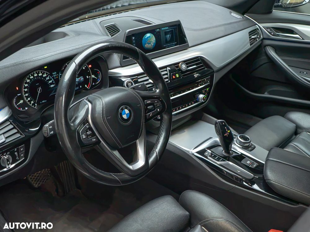 BMW Seria 5 530d xDrive Aut. Luxury Line - 7