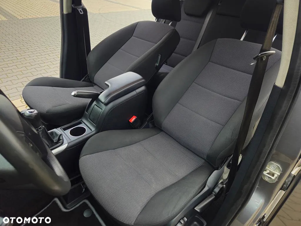 Mercedes-Benz Klasa B 180 CDI DPF Special Edition - 26