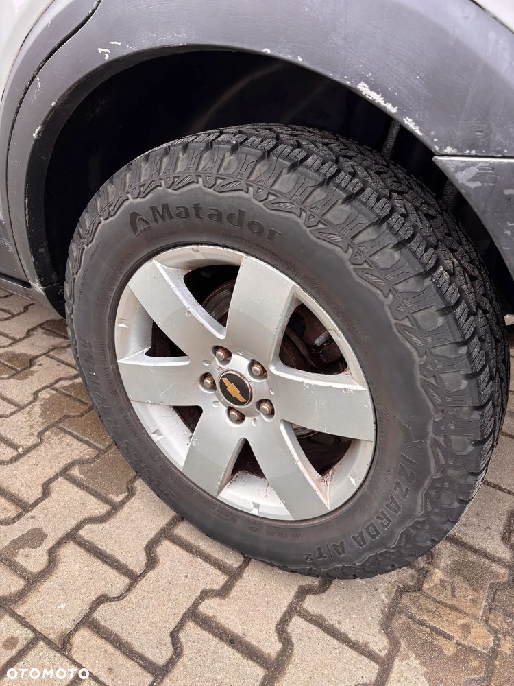 Chevrolet Captiva 2.4 LS 5os - 11