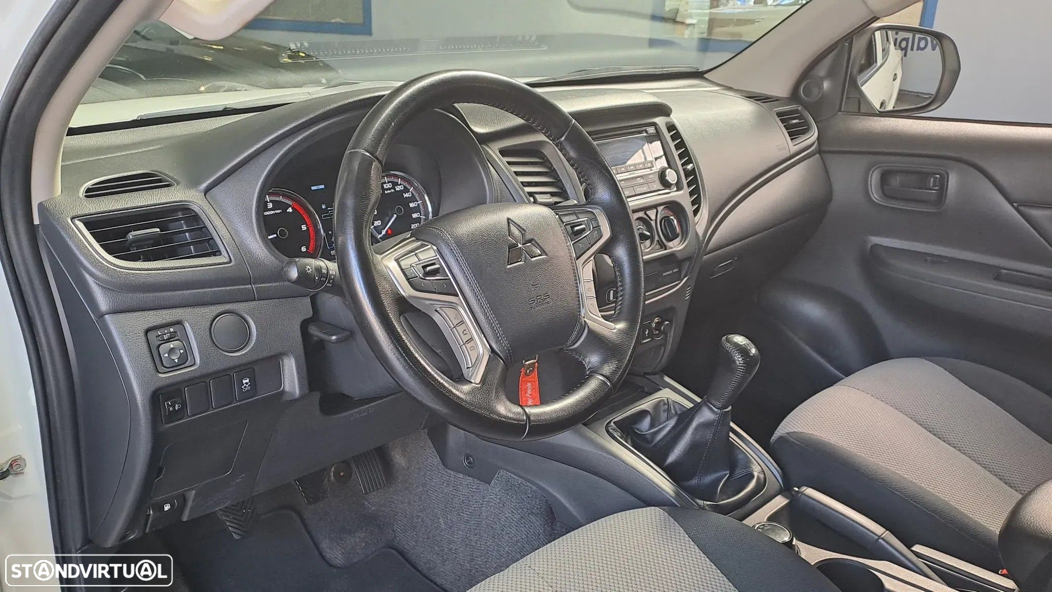Mitsubishi L200 2.3 DI-D Space Cab Invite 4WD - 10