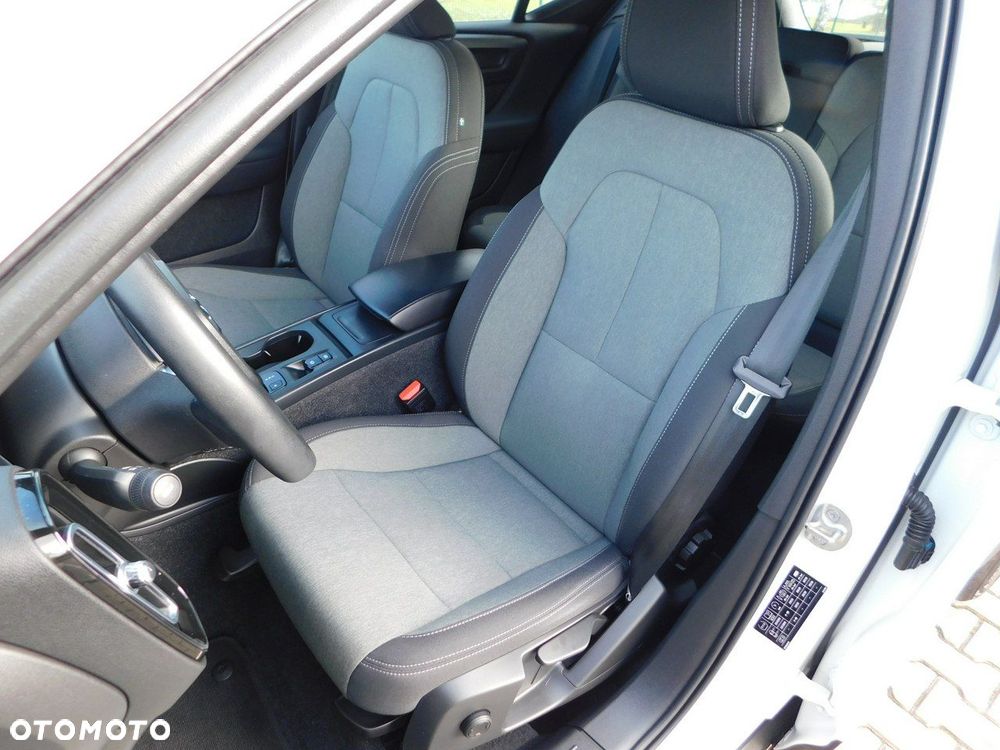 Volvo XC 40 T2 Plus Bright - 8