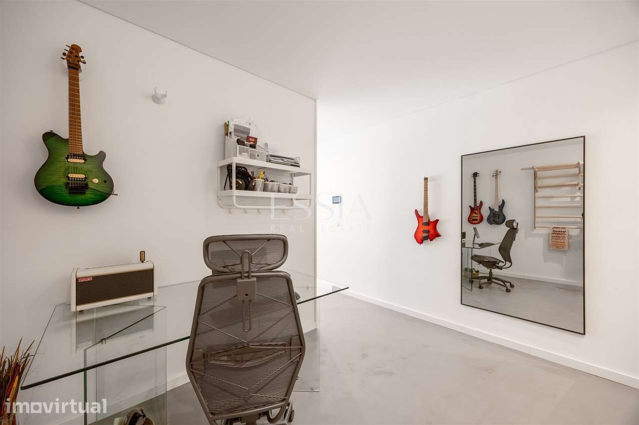 Apartamento T0 Mobilado com Jardim Privativo no Porto - Grande imagem: 4/26